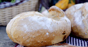 Round rustic bread 